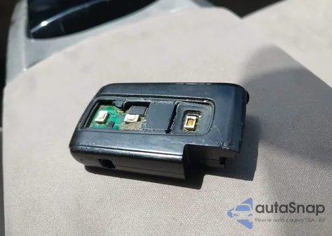 2005 Toyota Prius z USA, uszkodzony, nr VIN JTDKB20U053034284